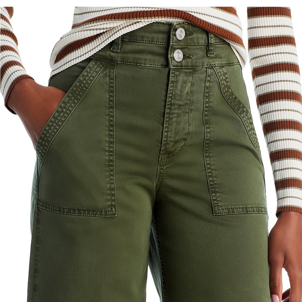 FRAME
Frame Double Waistband Wide Leg
Jeans in Washed Surplus - Picture 2 of 12